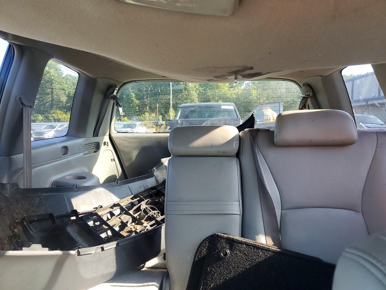 2005 Toyota Highlander Base Silver vin: JTEEP21A250115318