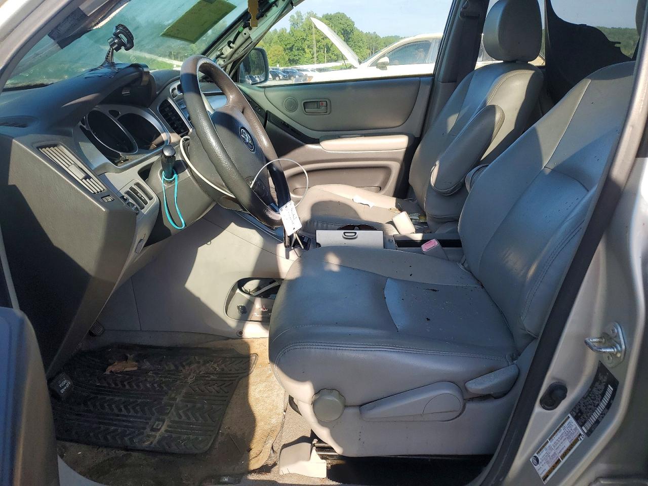 2005 Toyota Highlander Base Silver vin: JTEEP21A250115318