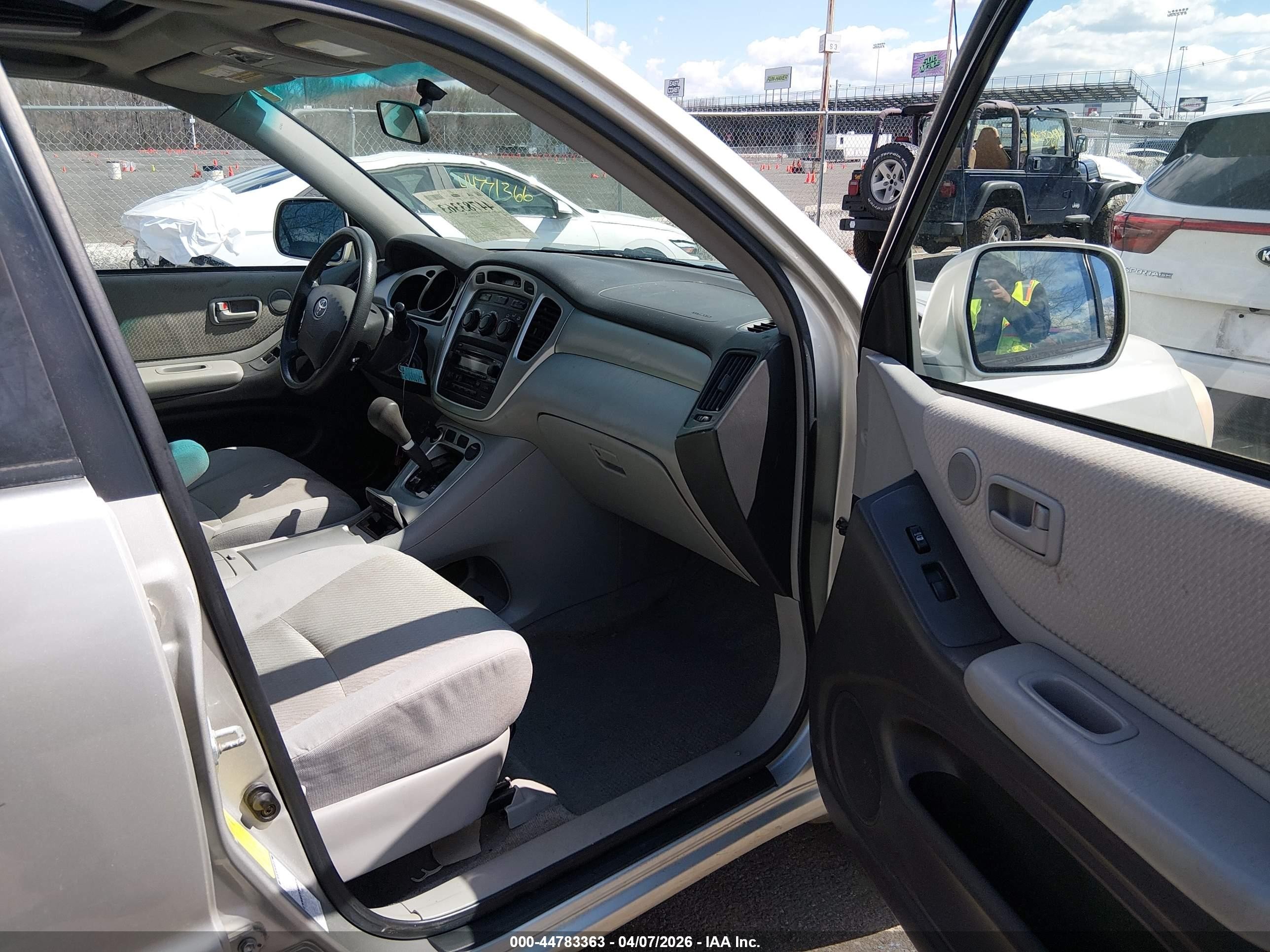 2006 Toyota Highlander V6 Silver vin: JTEEP21A260158588