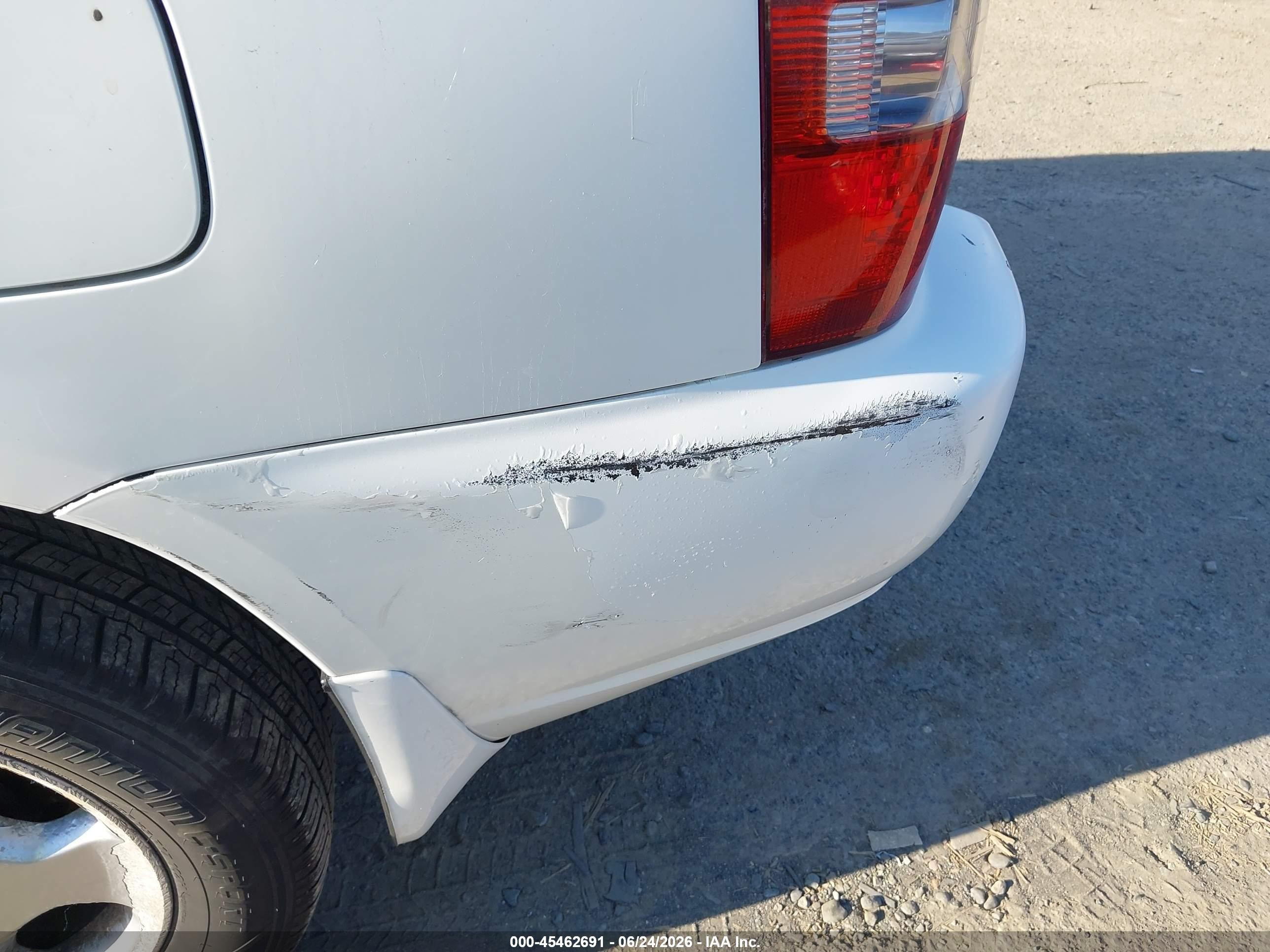 2004 Toyota Highlander Limited V6 White vin: JTEEP21A340003836