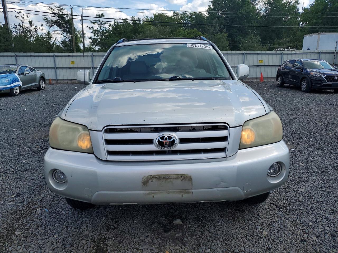 2004 Toyota Highlander Base Silver vin: JTEEP21A340009622
