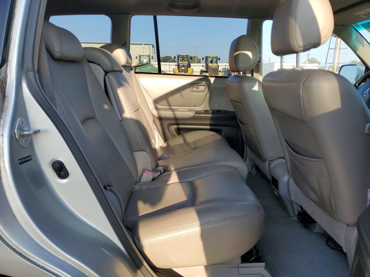 2004 Toyota Highlander Base Silver vin: JTEEP21A340047545