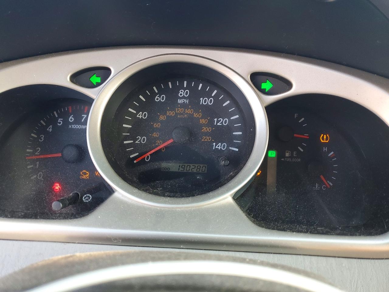 2004 Toyota Highlander Base Silver vin: JTEEP21A340047545