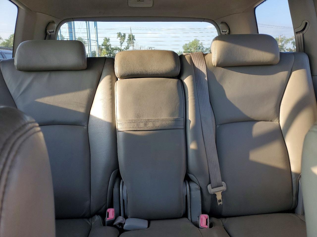 2004 Toyota Highlander Base Silver vin: JTEEP21A340047545