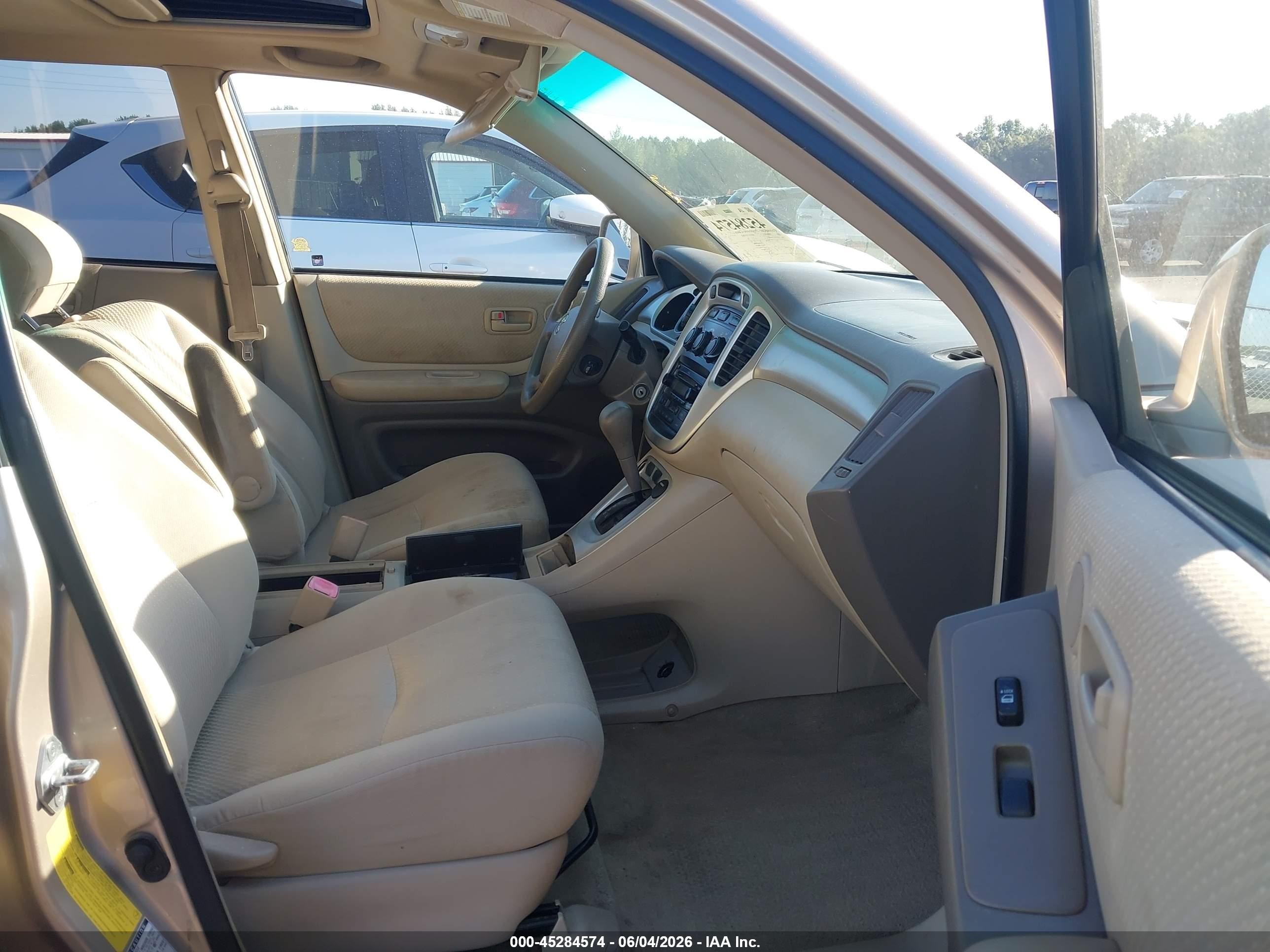 2005 Toyota Highlander V6 Gold vin: JTEEP21A350094771
