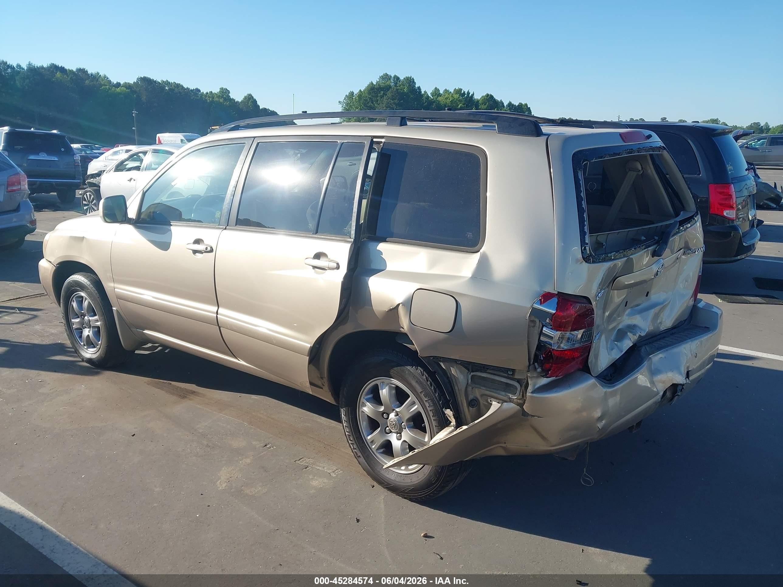 2005 Toyota Highlander V6 Gold vin: JTEEP21A350094771