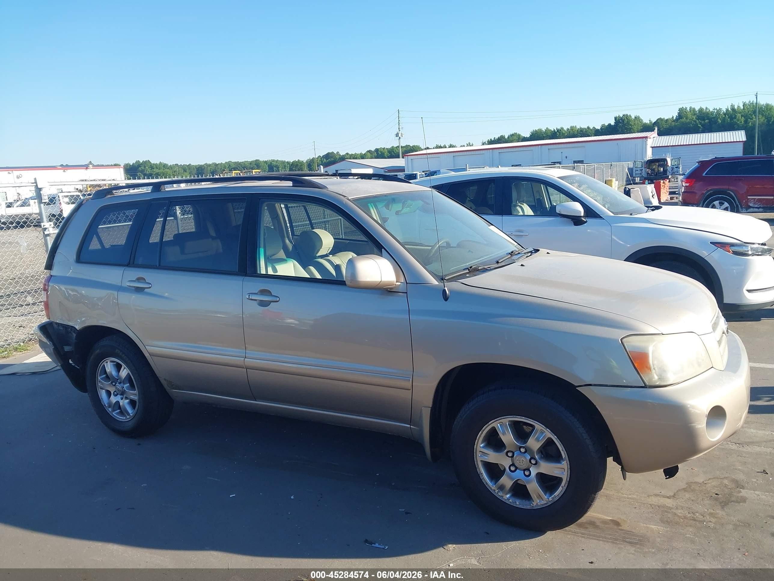 2005 Toyota Highlander V6 Gold vin: JTEEP21A350094771