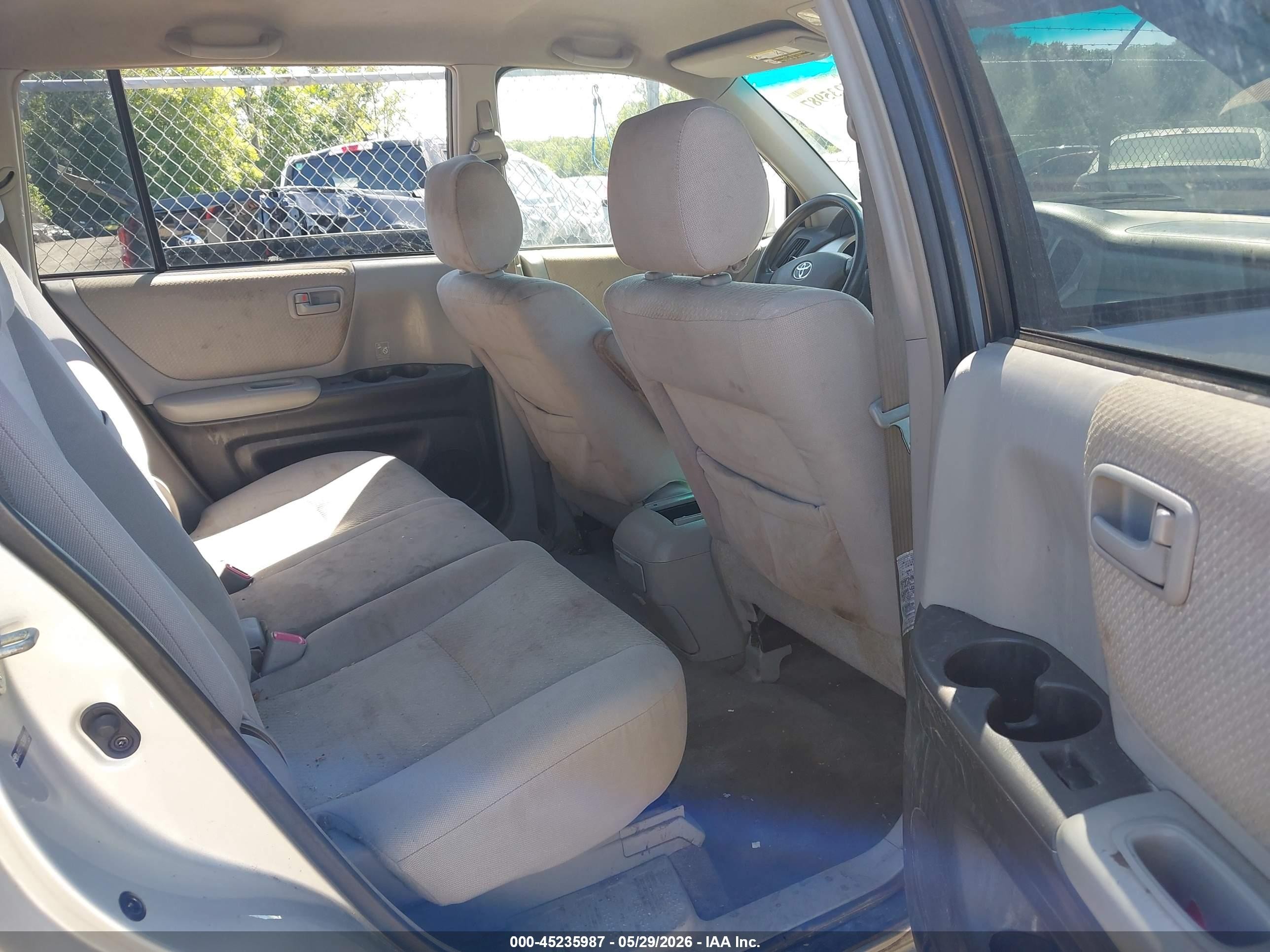 2005 Toyota Highlander V6 Silver vin: JTEEP21A350095368