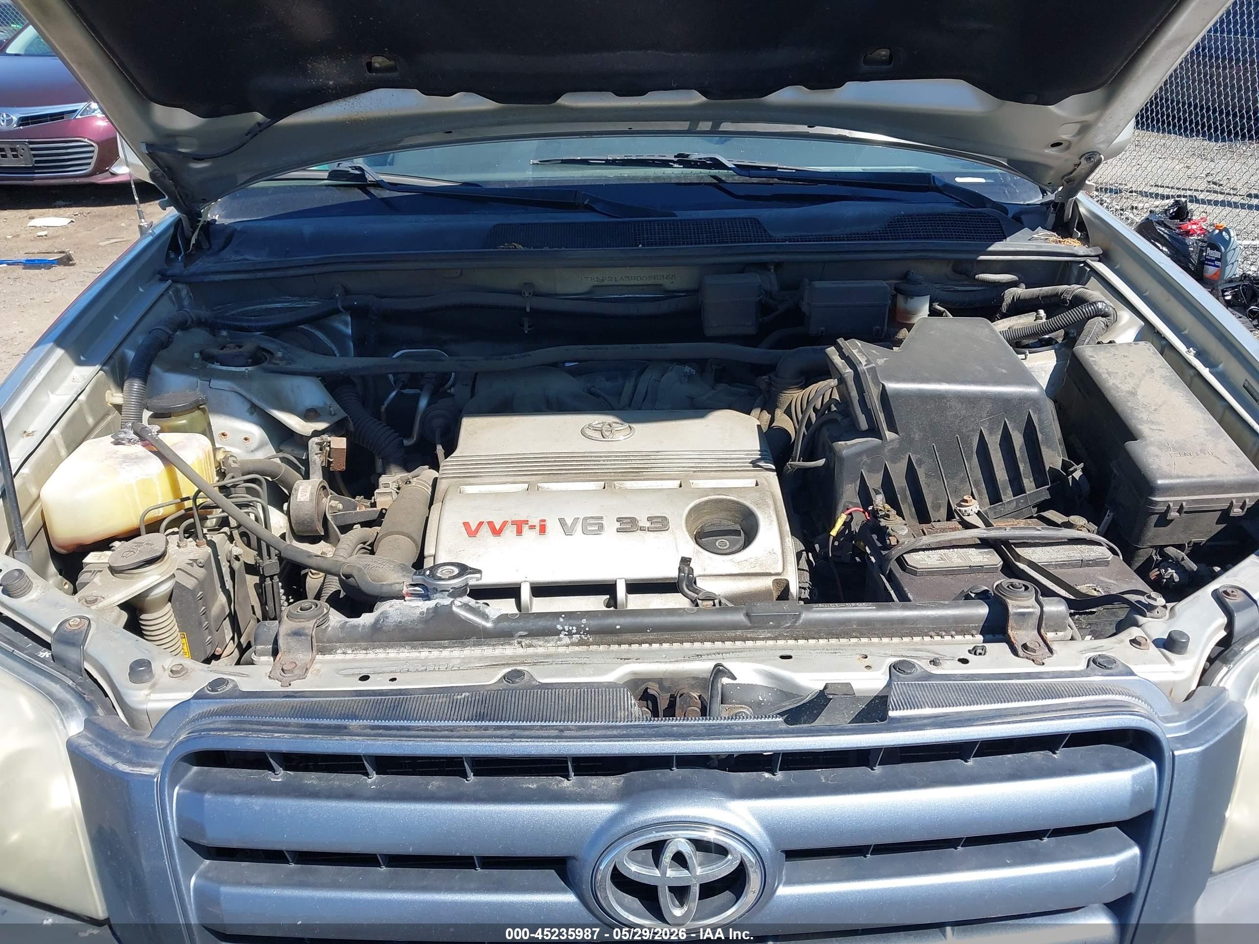 2005 Toyota Highlander V6 Silver vin: JTEEP21A350095368