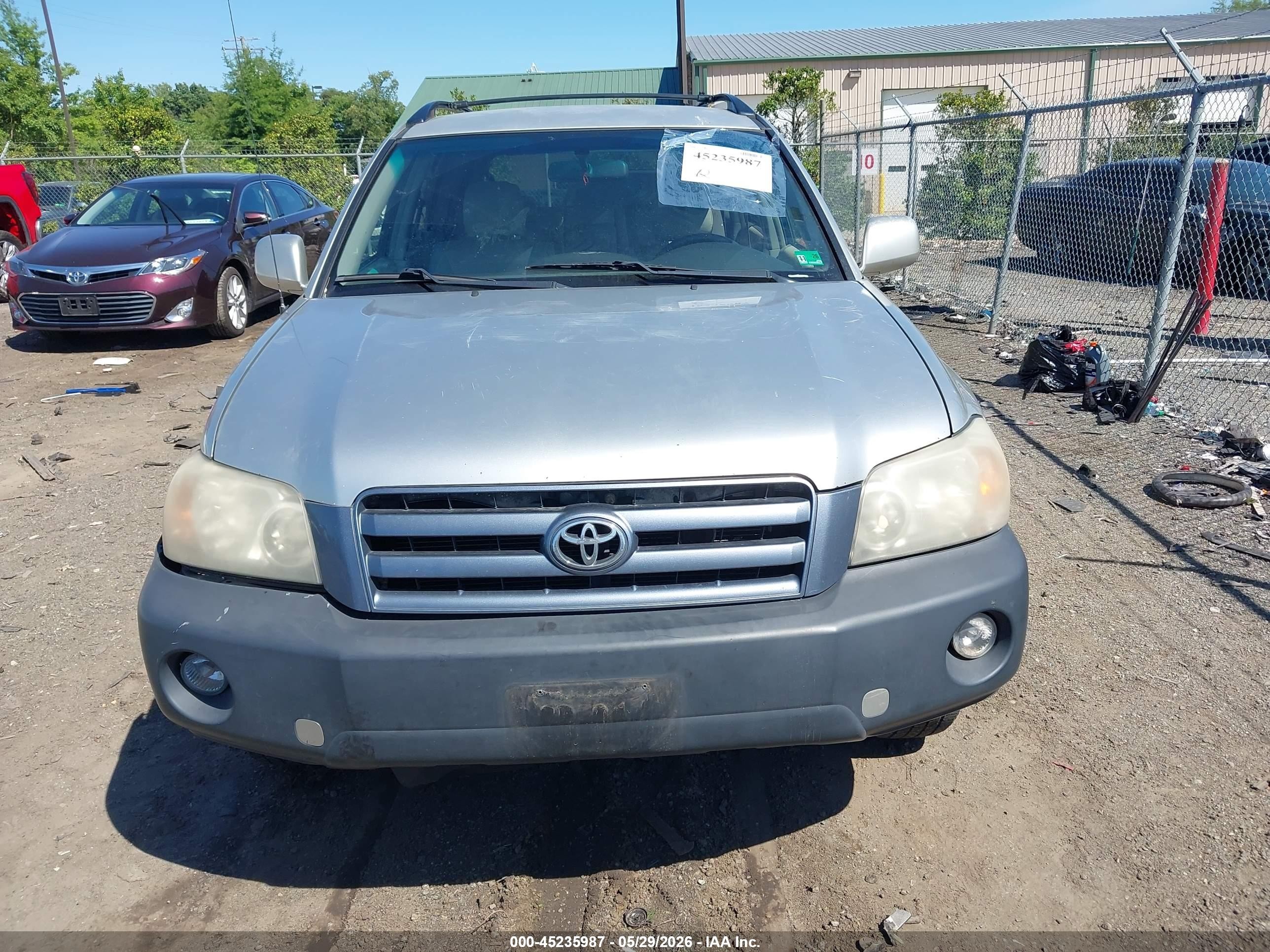 2005 Toyota Highlander V6 Silver vin: JTEEP21A350095368