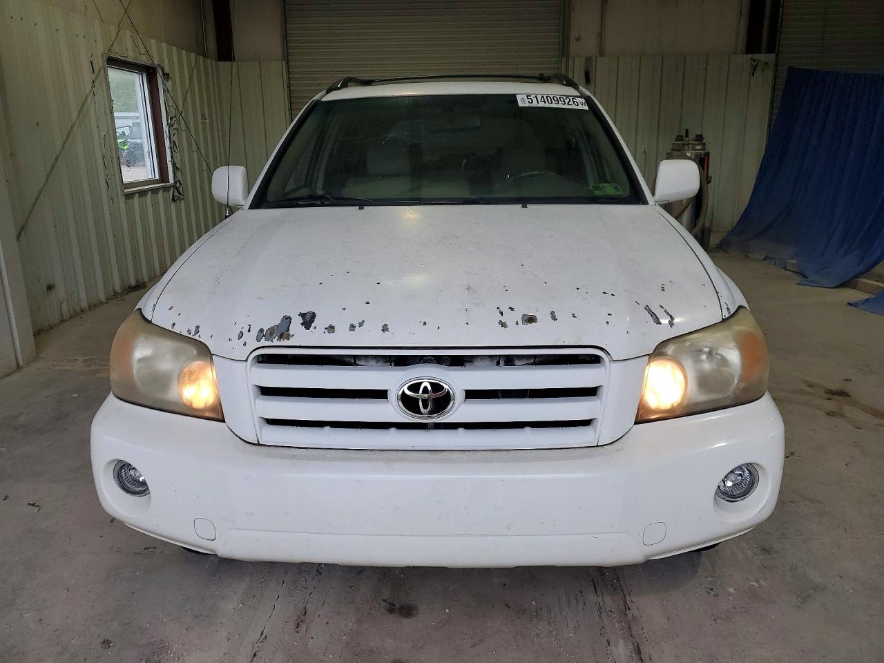 2005 Toyota Highlander Limited White vin: JTEEP21A350108278
