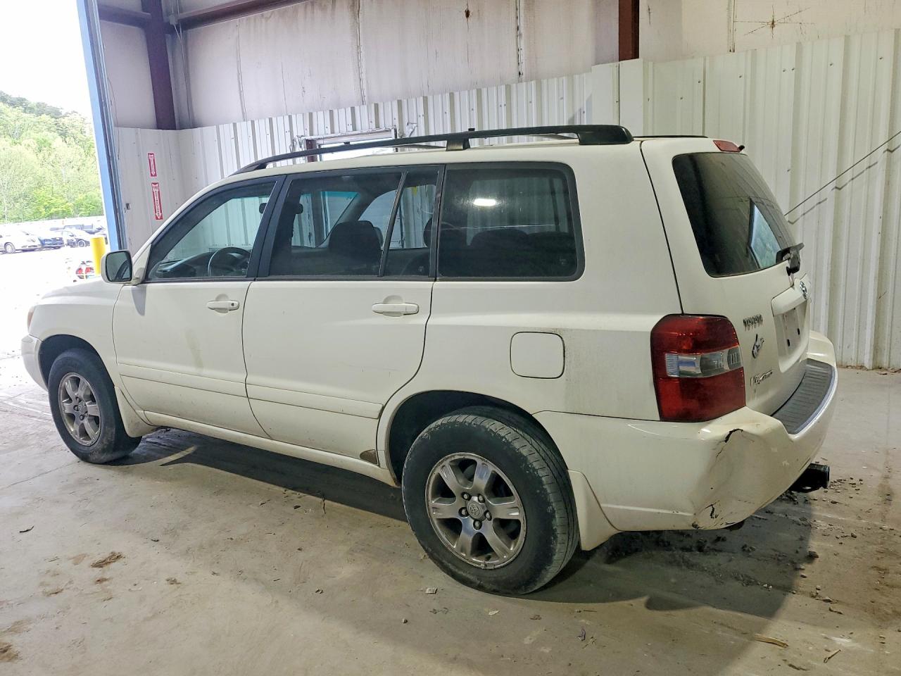2005 Toyota Highlander Limited White vin: JTEEP21A350108278