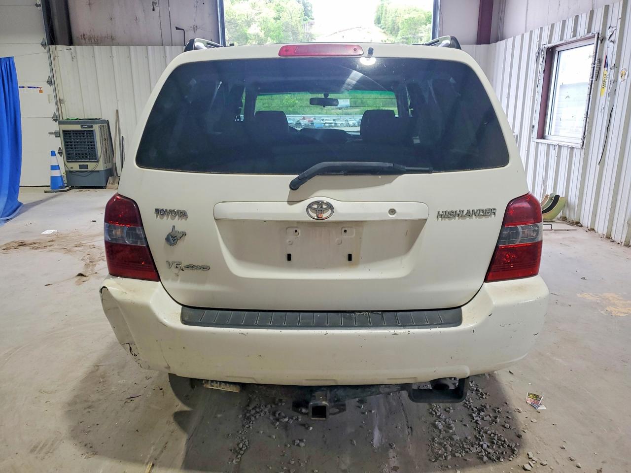 2005 Toyota Highlander Limited White vin: JTEEP21A350108278
