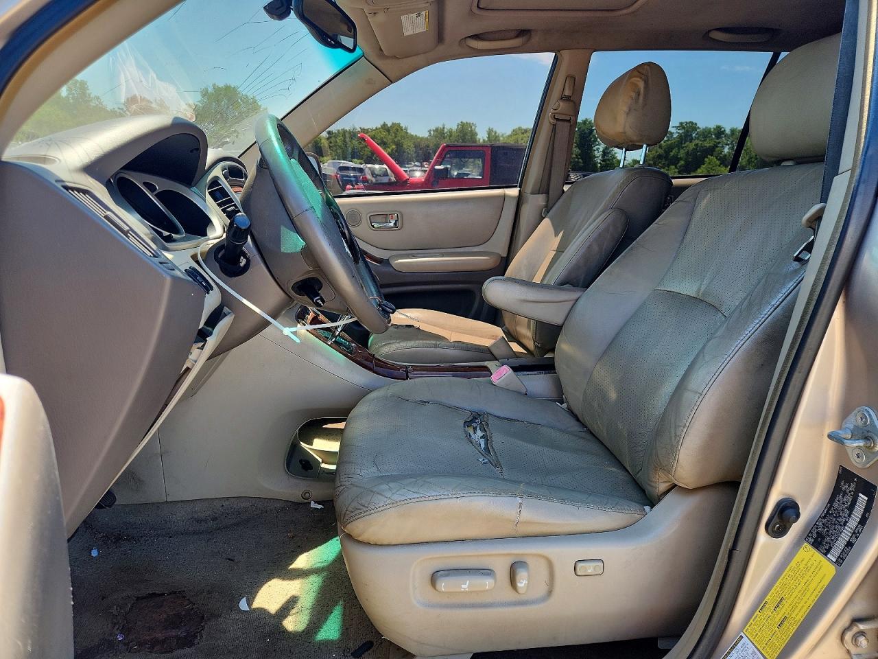2005 Toyota Highlander Limited Gold vin: JTEEP21A350116882