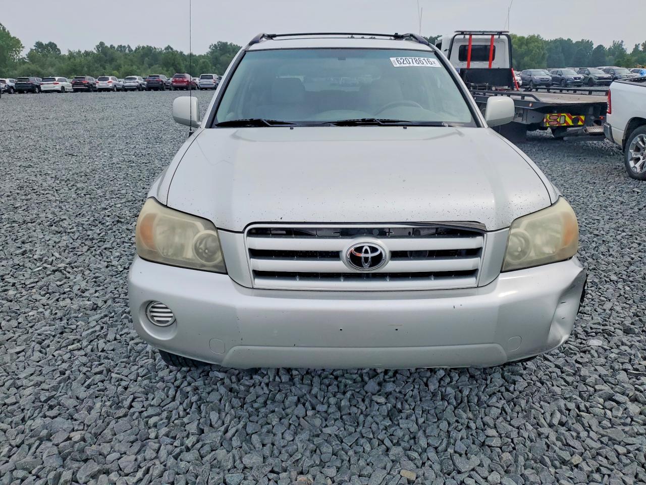 2006 Toyota Highlander Base Silver vin: JTEEP21A360157188