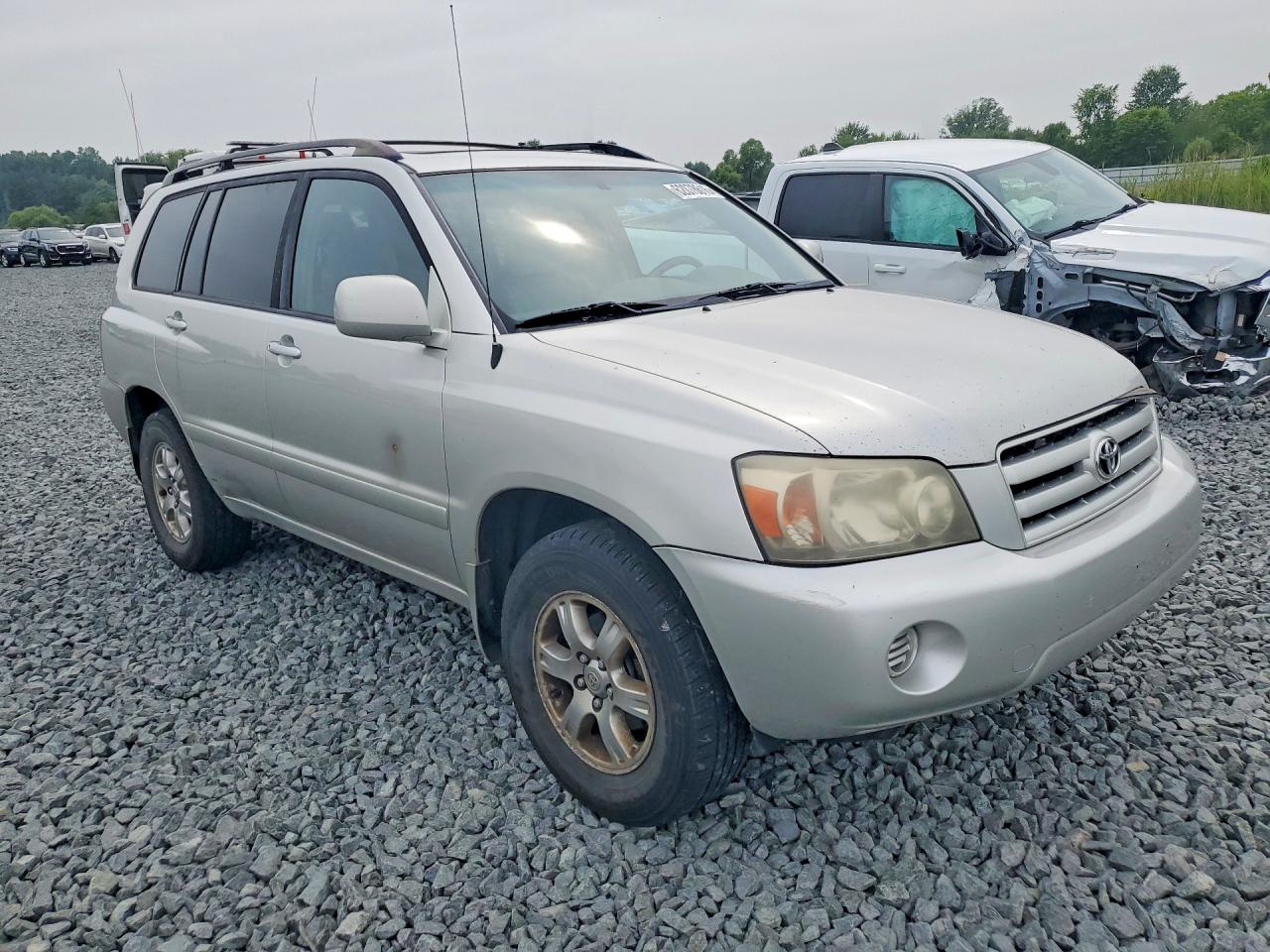 2006 Toyota Highlander Base Silver vin: JTEEP21A360157188