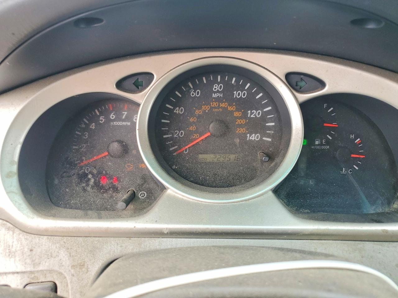 2006 Toyota Highlander Base Silver vin: JTEEP21A360157188