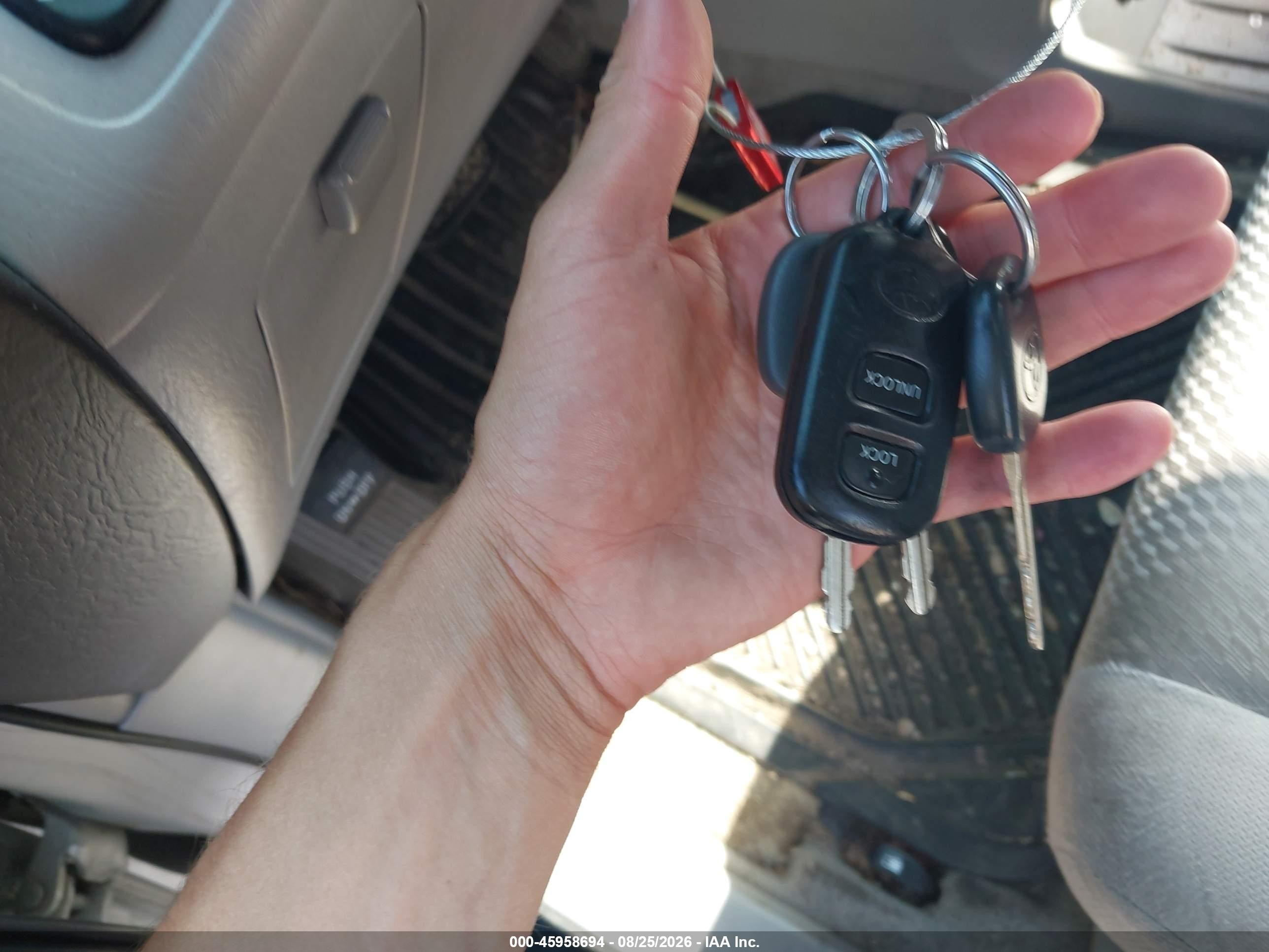 2007 Toyota Highlander V6 Серебряный vin: JTEEP21A370205113
