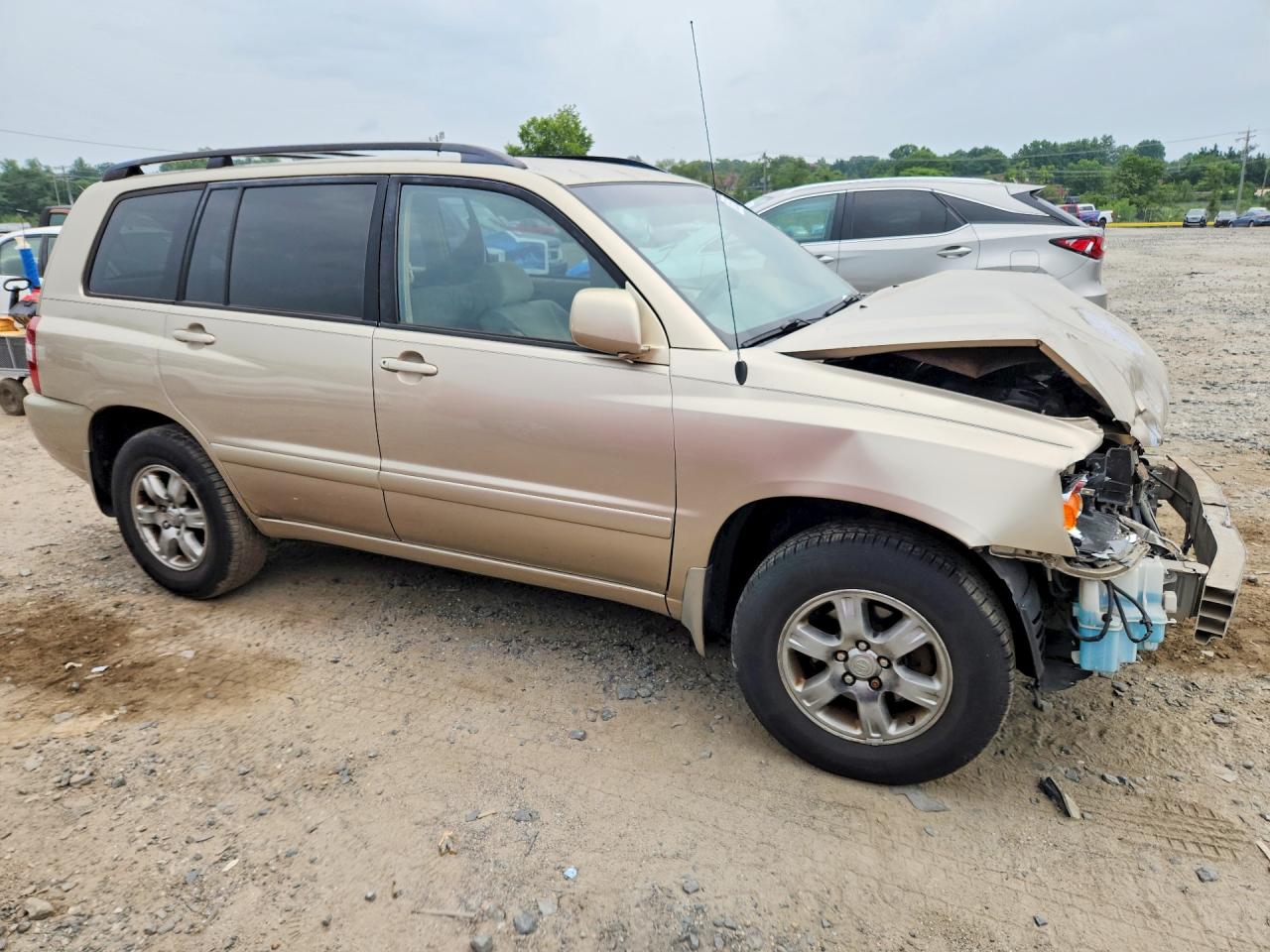 2004 Toyota Highlander Base Beige vin: JTEEP21A440015753