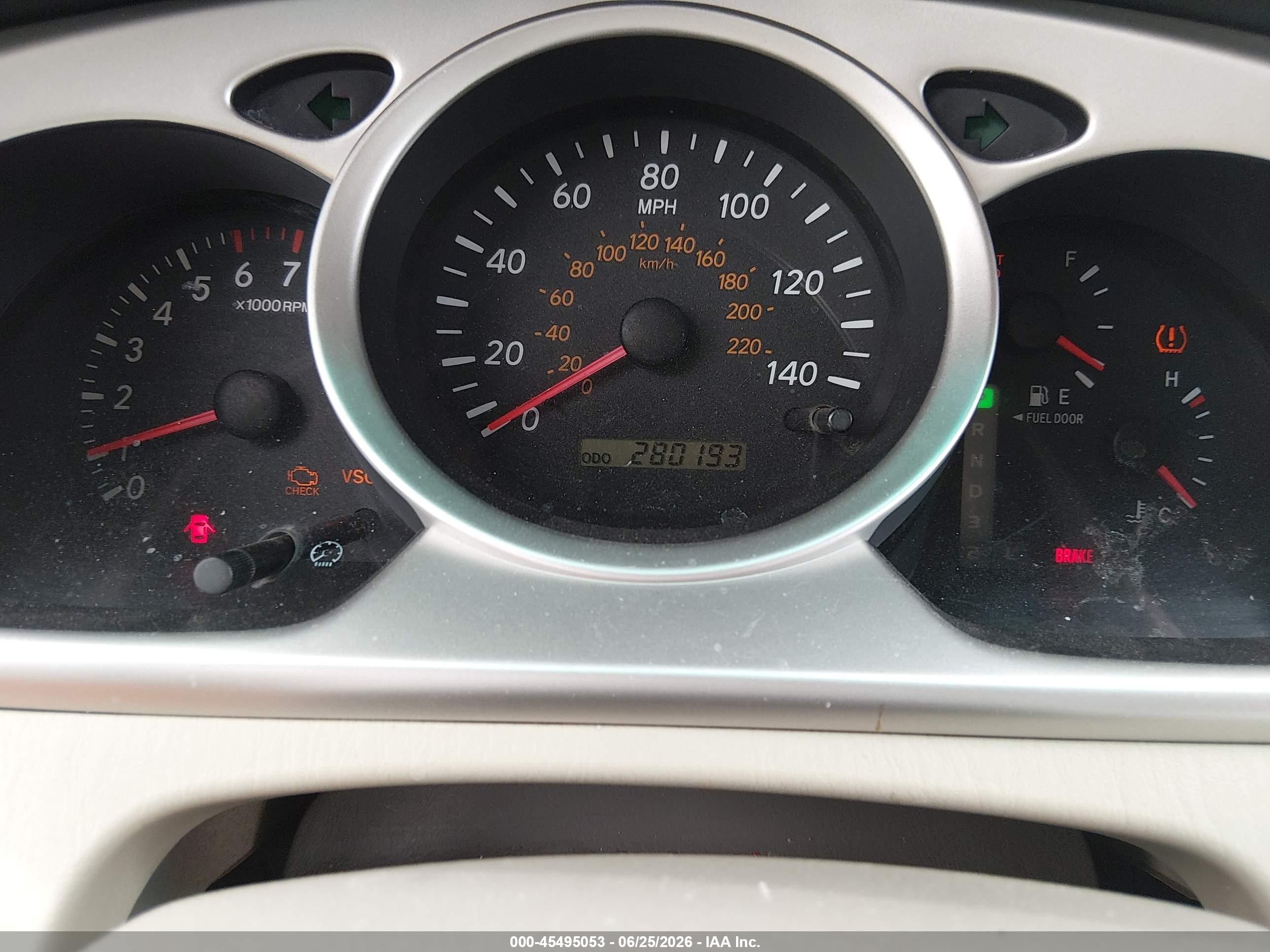 2005 Toyota Highlander V6 White vin: JTEEP21A450073055