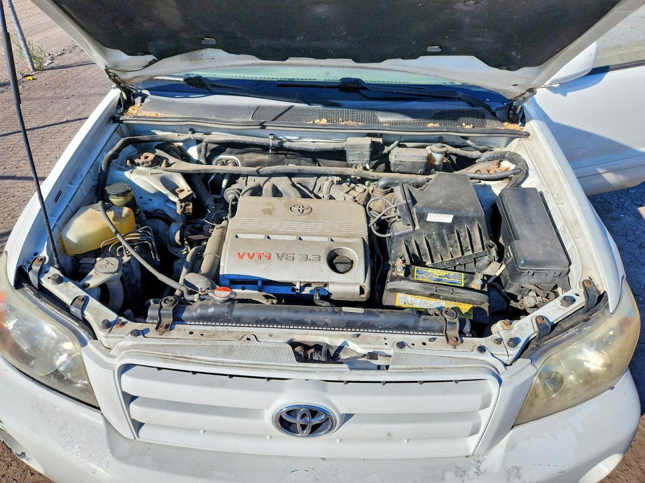 2005 Toyota Highlander Limited White vin: JTEEP21A450084007