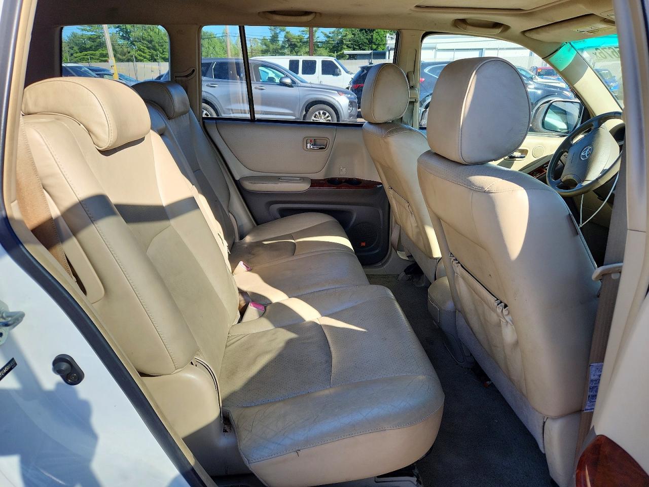 2005 Toyota Highlander Limited White vin: JTEEP21A450084007