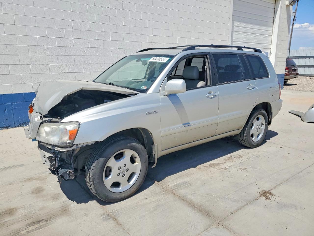 2005 Toyota Highlander Silver vin: JTEEP21A450122285