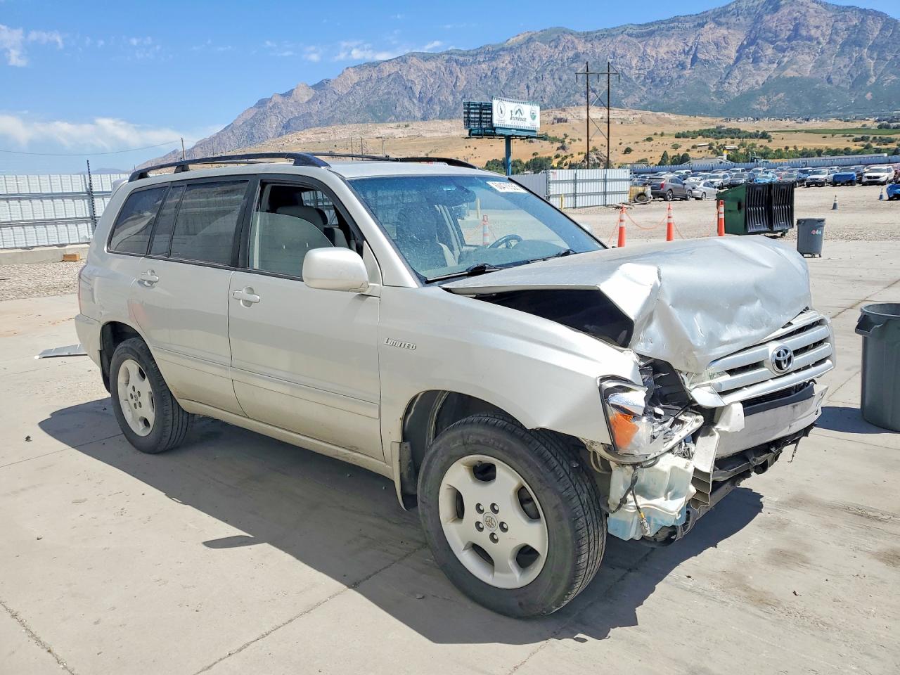 2005 Toyota Highlander Silver vin: JTEEP21A450122285