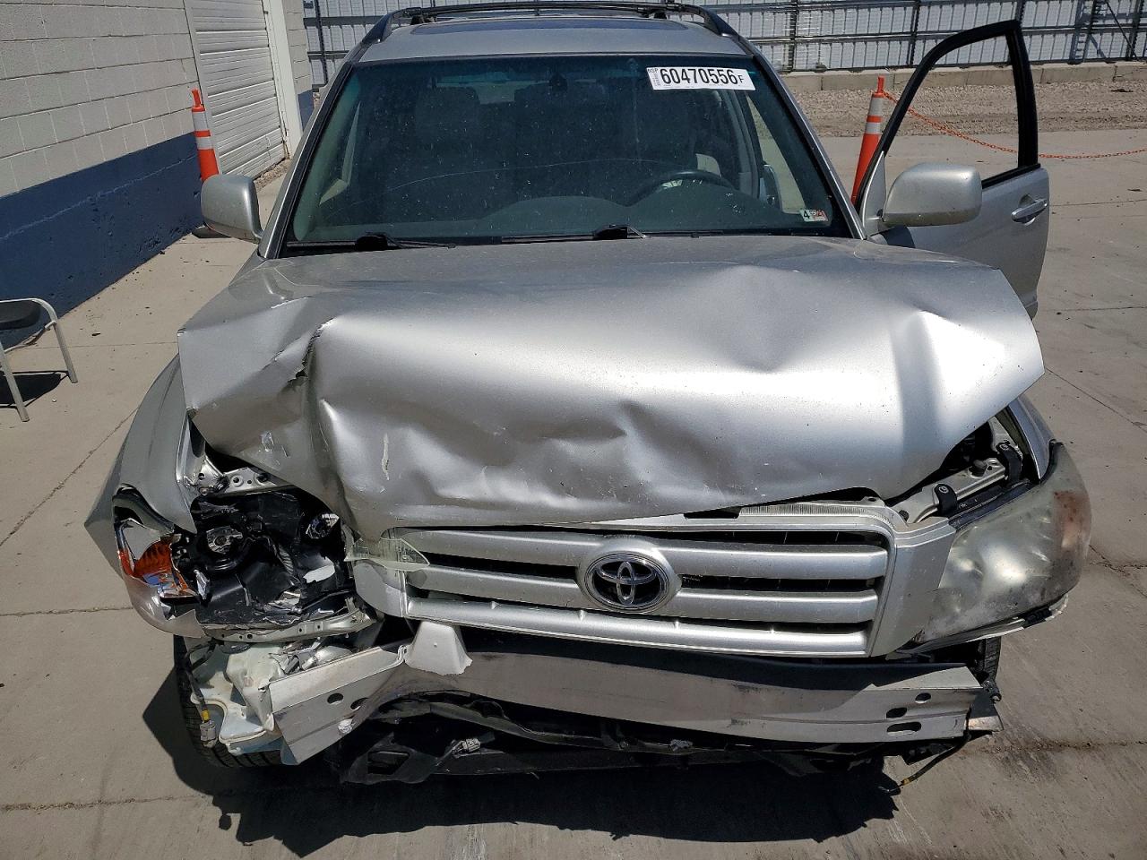 2005 Toyota Highlander Silver vin: JTEEP21A450122285