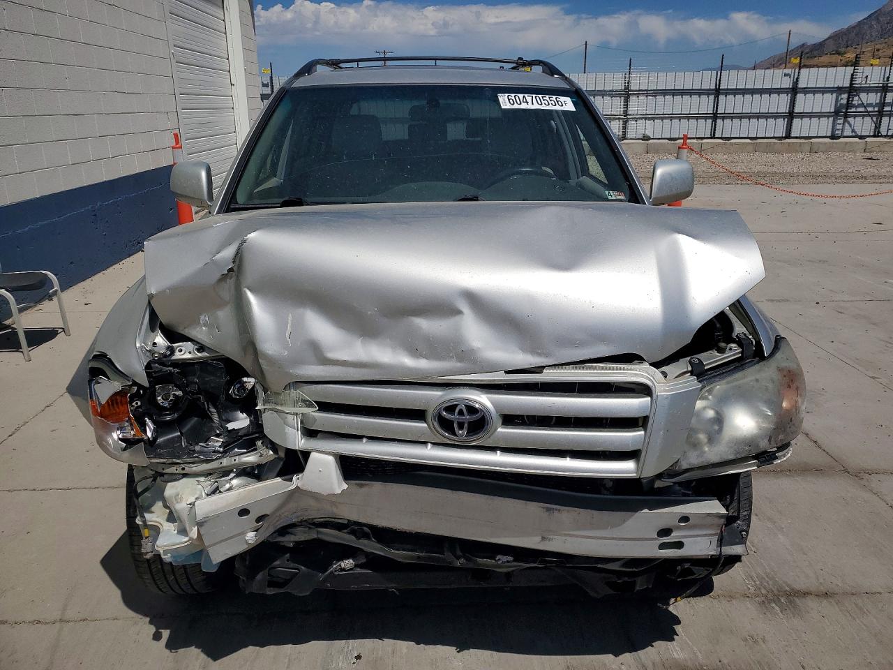2005 Toyota Highlander Silver vin: JTEEP21A450122285