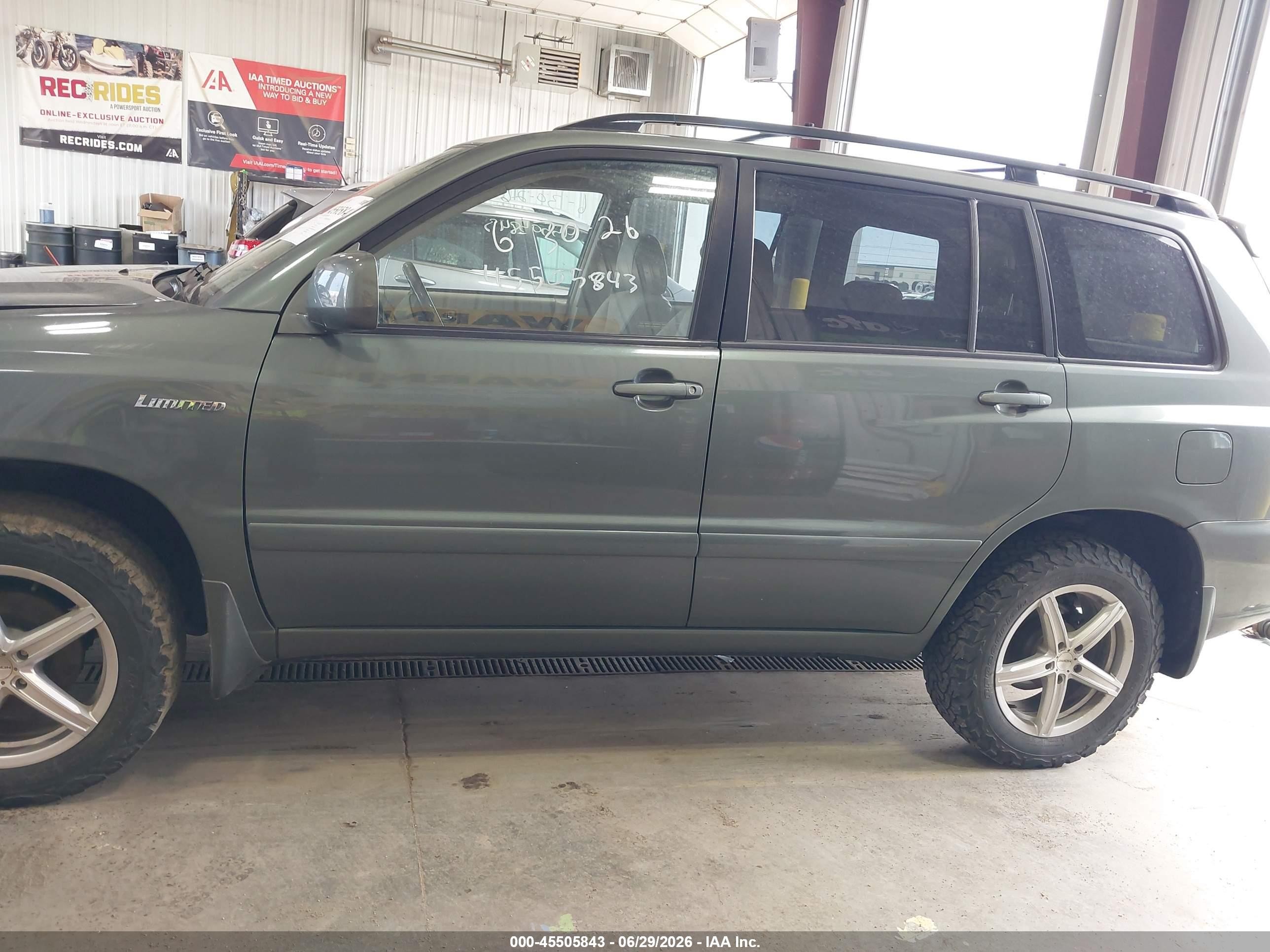 2005 Toyota Highlander Limited V6 Green vin: JTEEP21A450130175