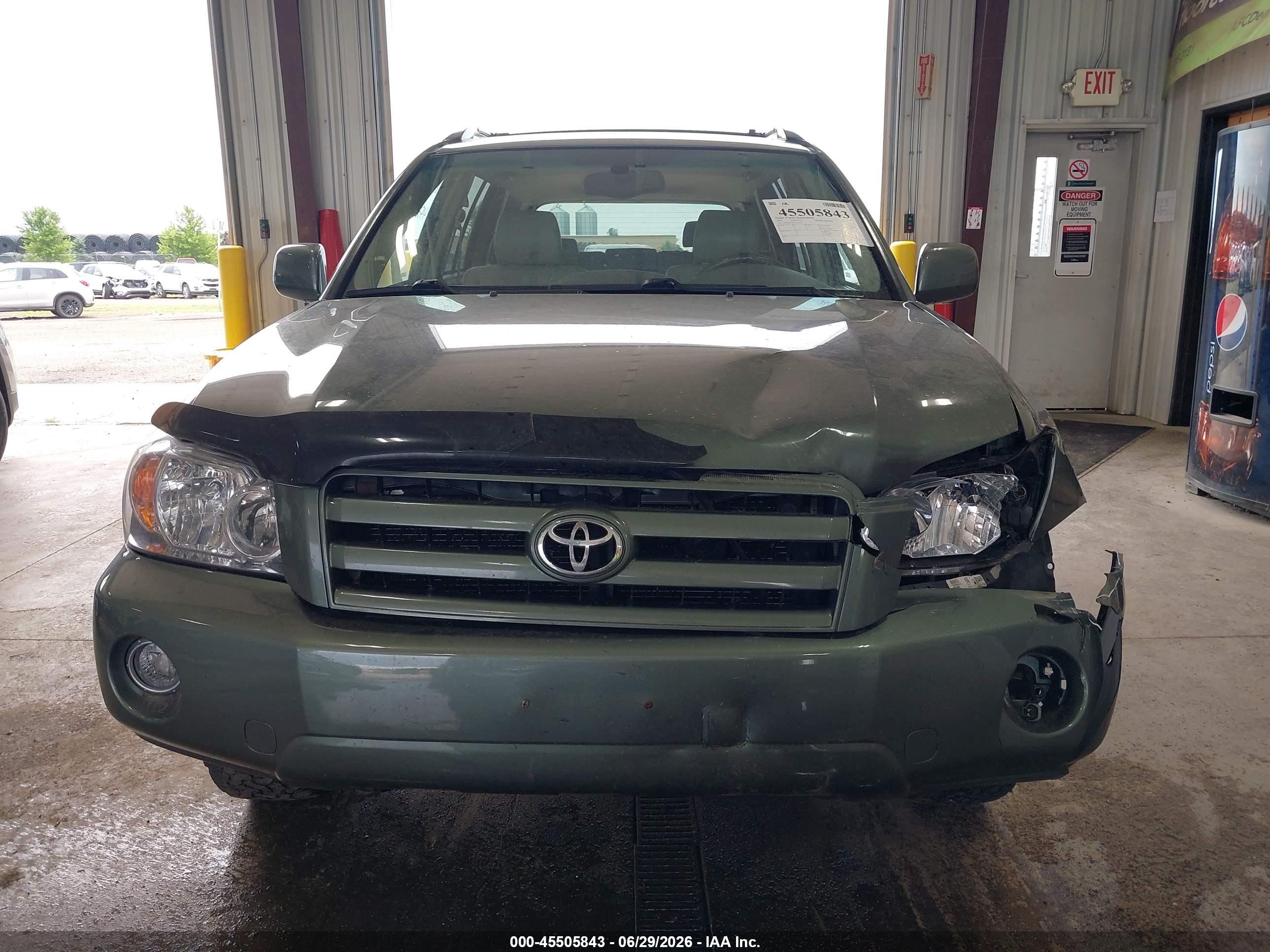 2005 Toyota Highlander Limited V6 Green vin: JTEEP21A450130175