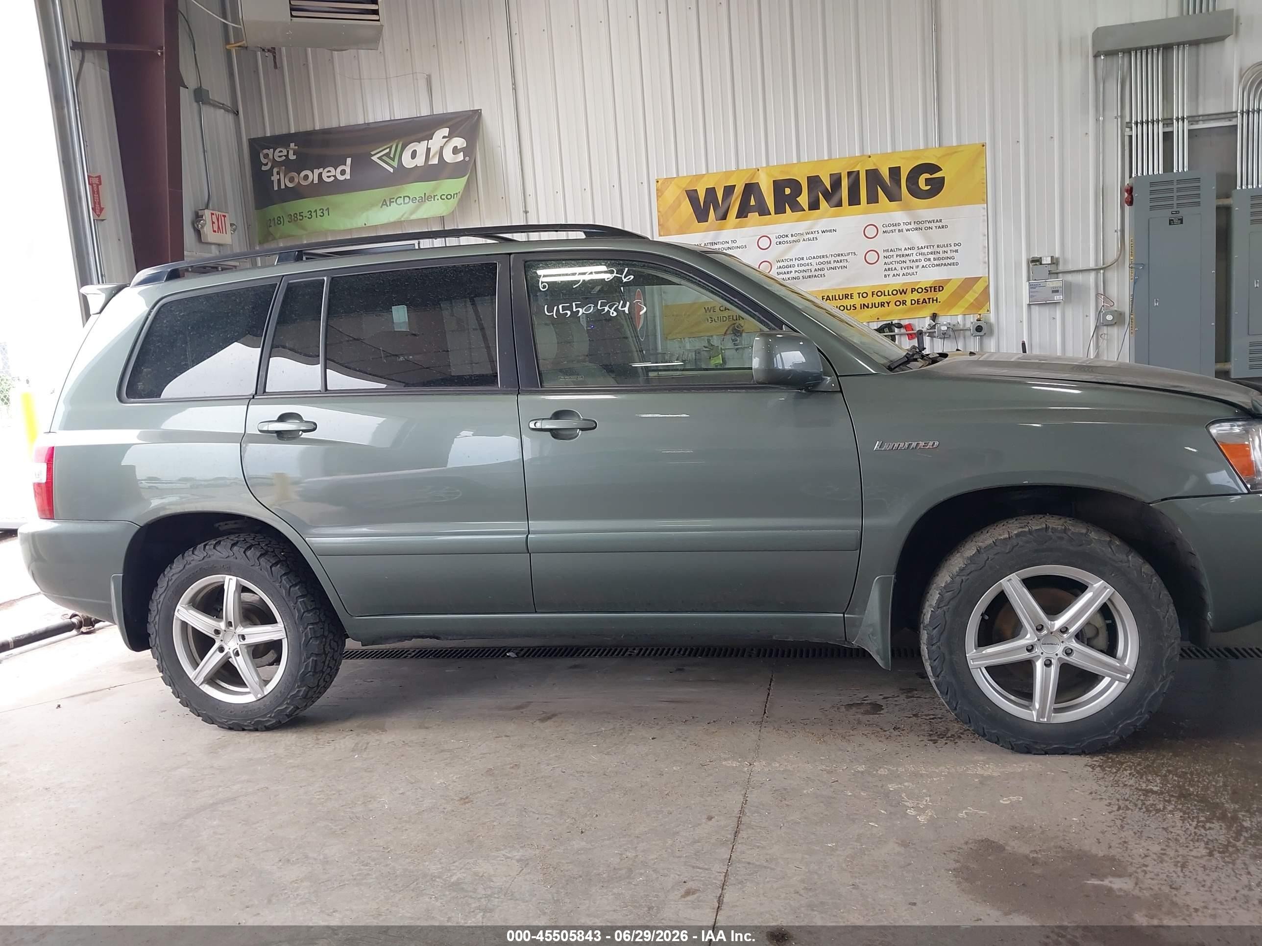 2005 Toyota Highlander Limited V6 Green vin: JTEEP21A450130175