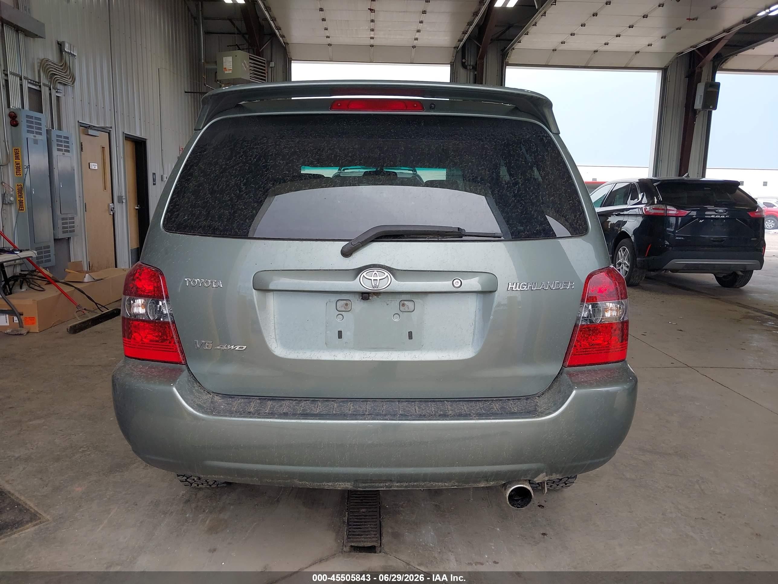 2005 Toyota Highlander Limited V6 Green vin: JTEEP21A450130175