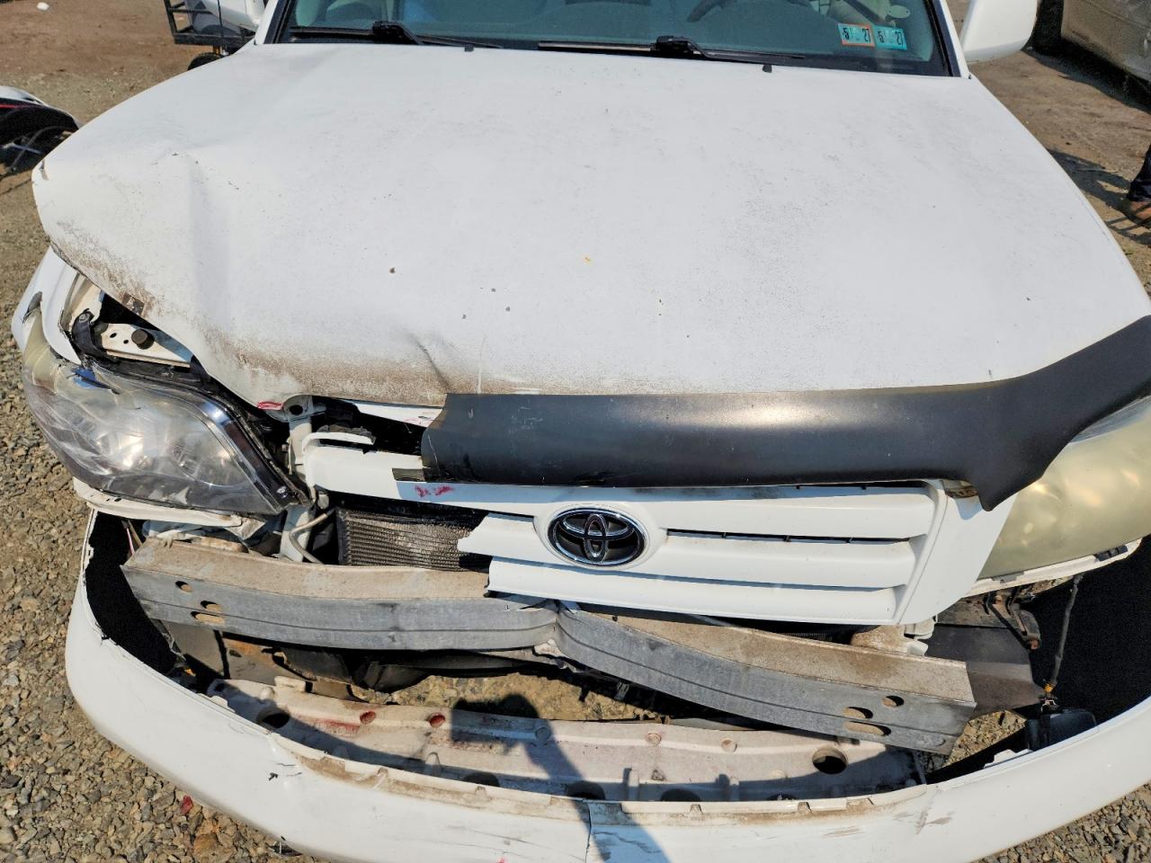 2004 Toyota Highlander Base White vin: JTEEP21A540017849