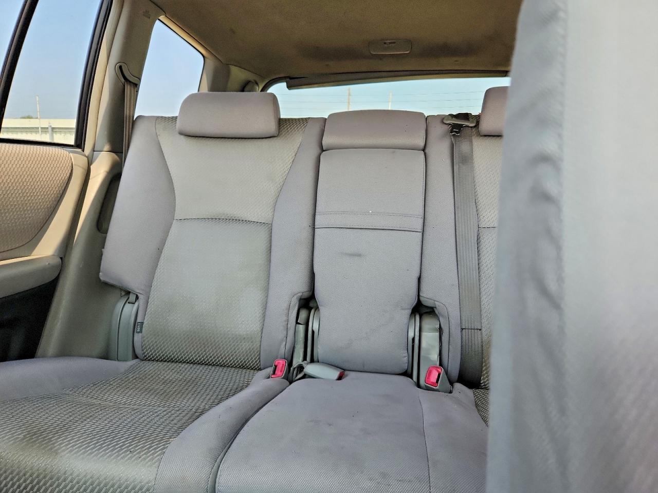2004 Toyota Highlander Base White vin: JTEEP21A540017849