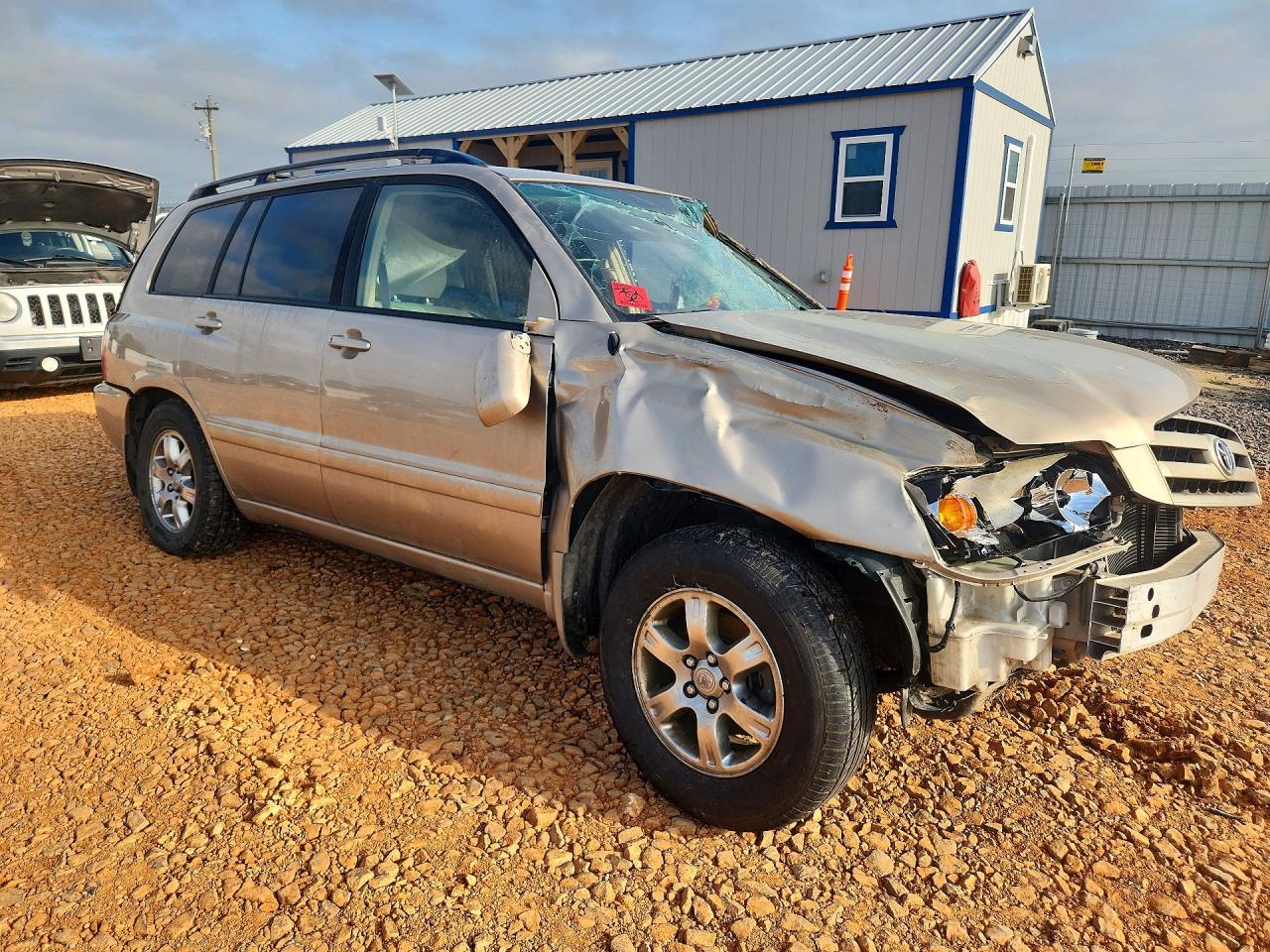 2004 Toyota Highlander Base Gold vin: JTEEP21A540020766