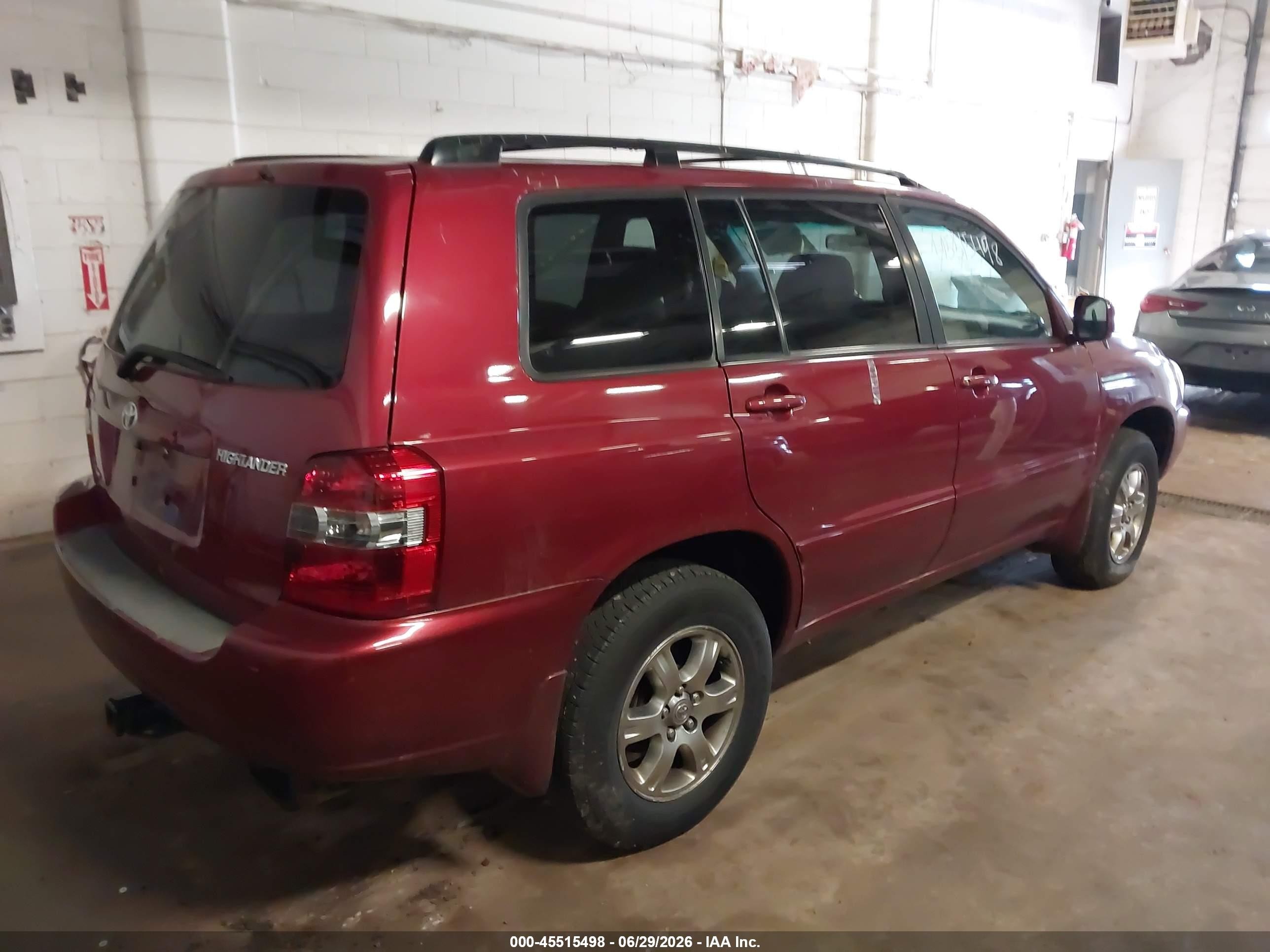 2005 Toyota Highlander V6 Burgundy vin: JTEEP21A550090608