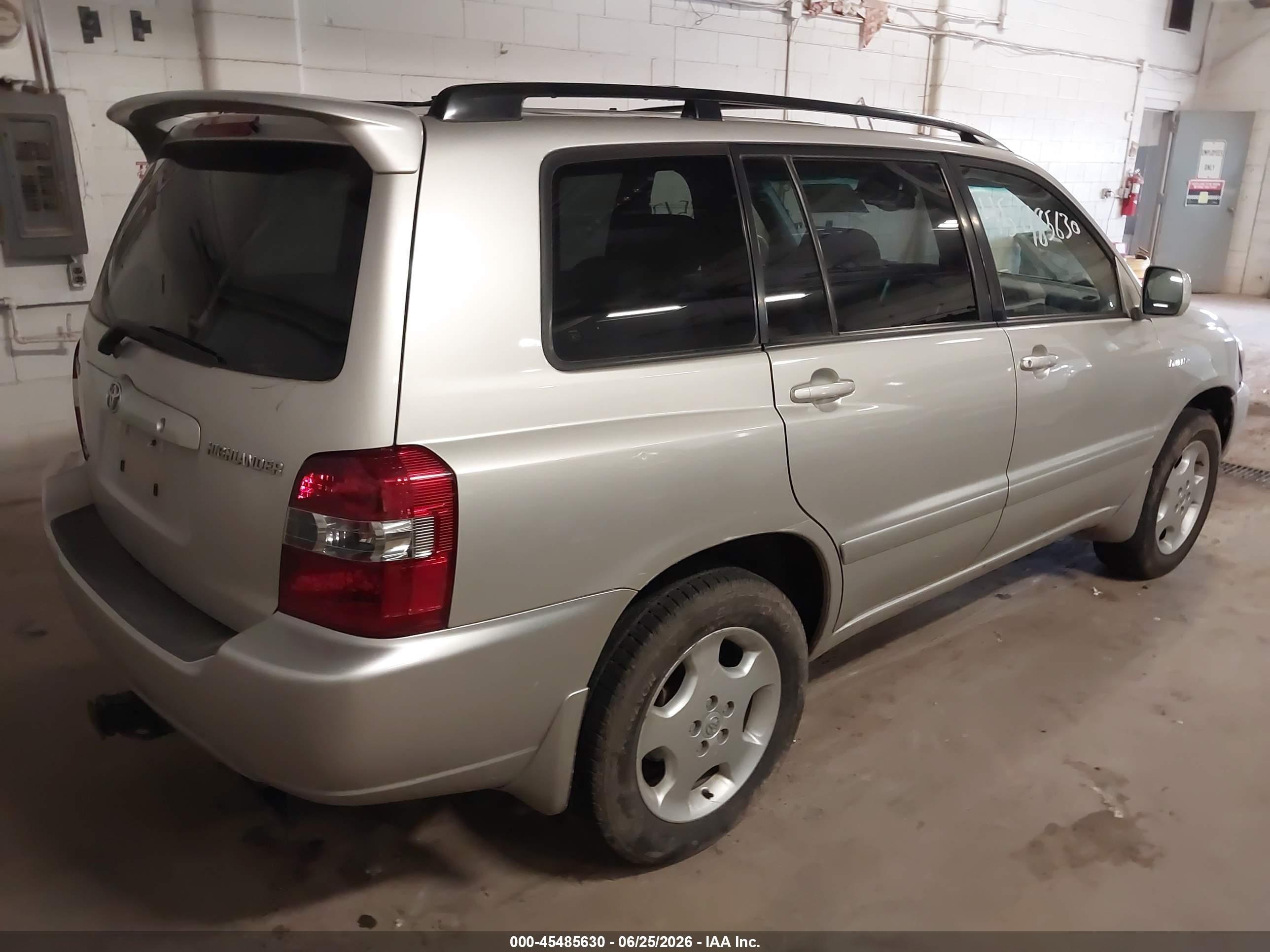 2005 Toyota Highlander Limited V6 Silver vin: JTEEP21A550100439