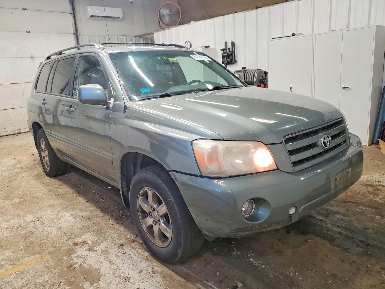 2006 Toyota Highlander Base Green vin: JTEEP21A560164434