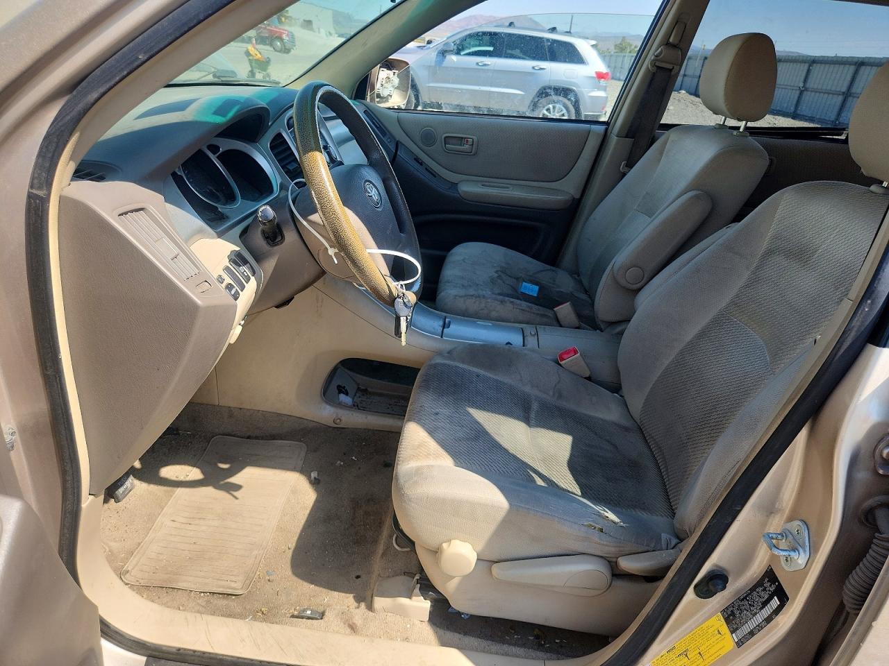 2007 Toyota Highlander Base Tan vin: JTEEP21A570207431