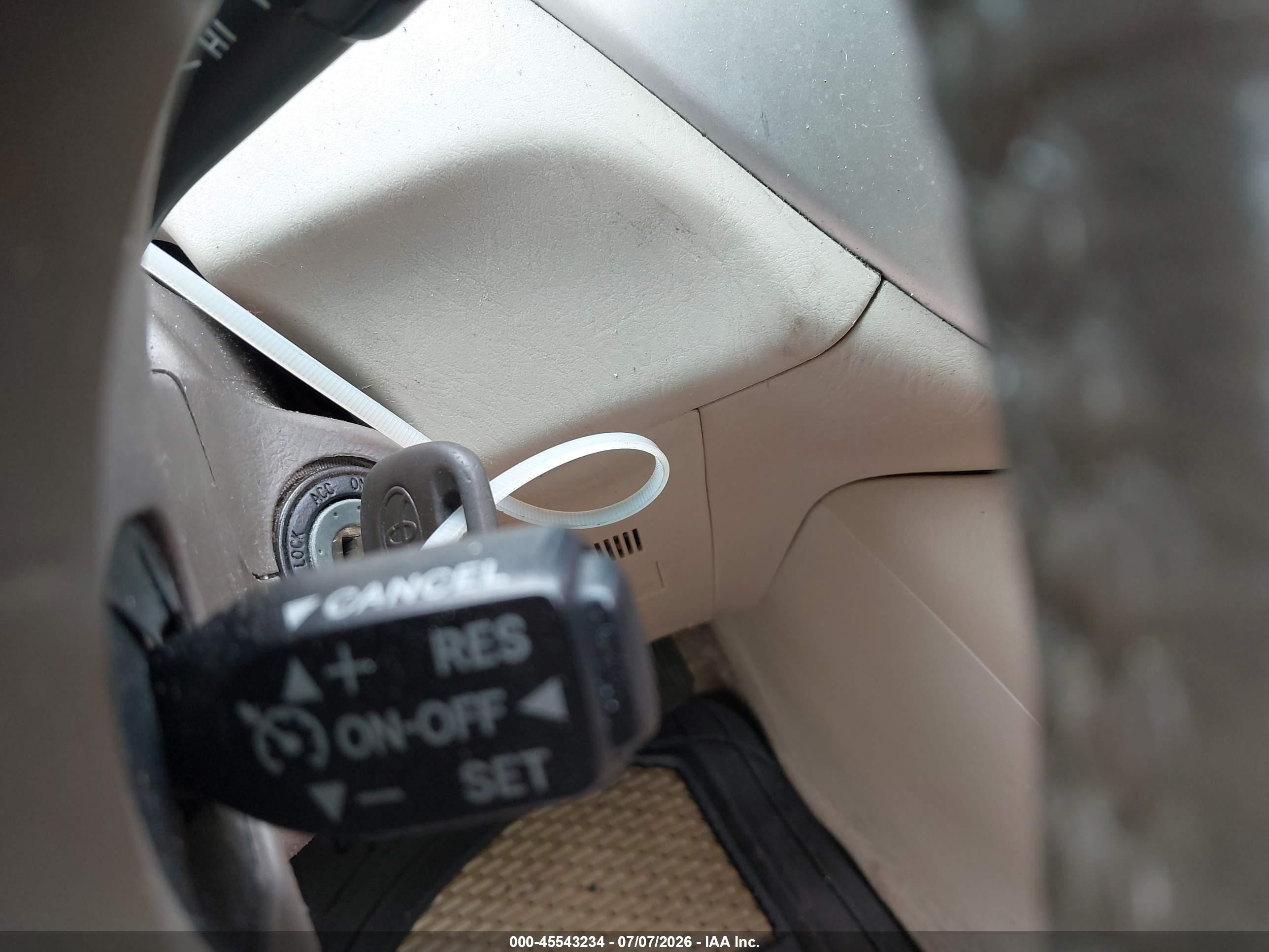 2004 Toyota Highlander Limited V6 Золотой vin: JTEEP21A640028200