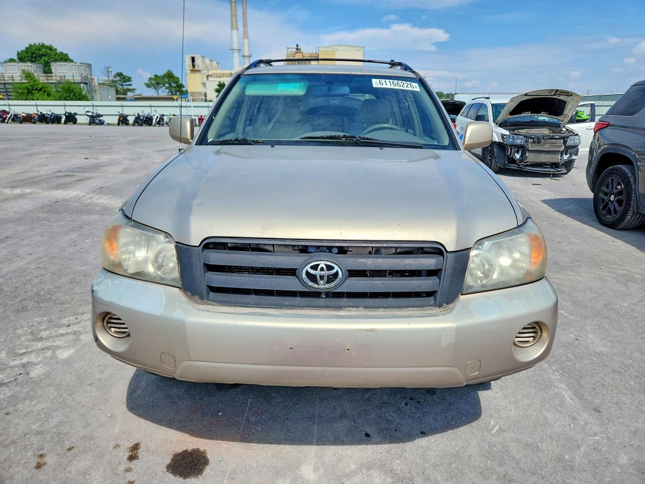 2004 Toyota Highlander Base Gold vin: JTEEP21A640047555