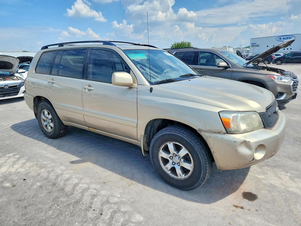 2004 Toyota Highlander Base Gold vin: JTEEP21A640047555
