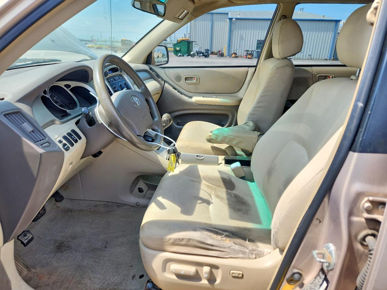 2004 Toyota Highlander Base Gold vin: JTEEP21A640047555