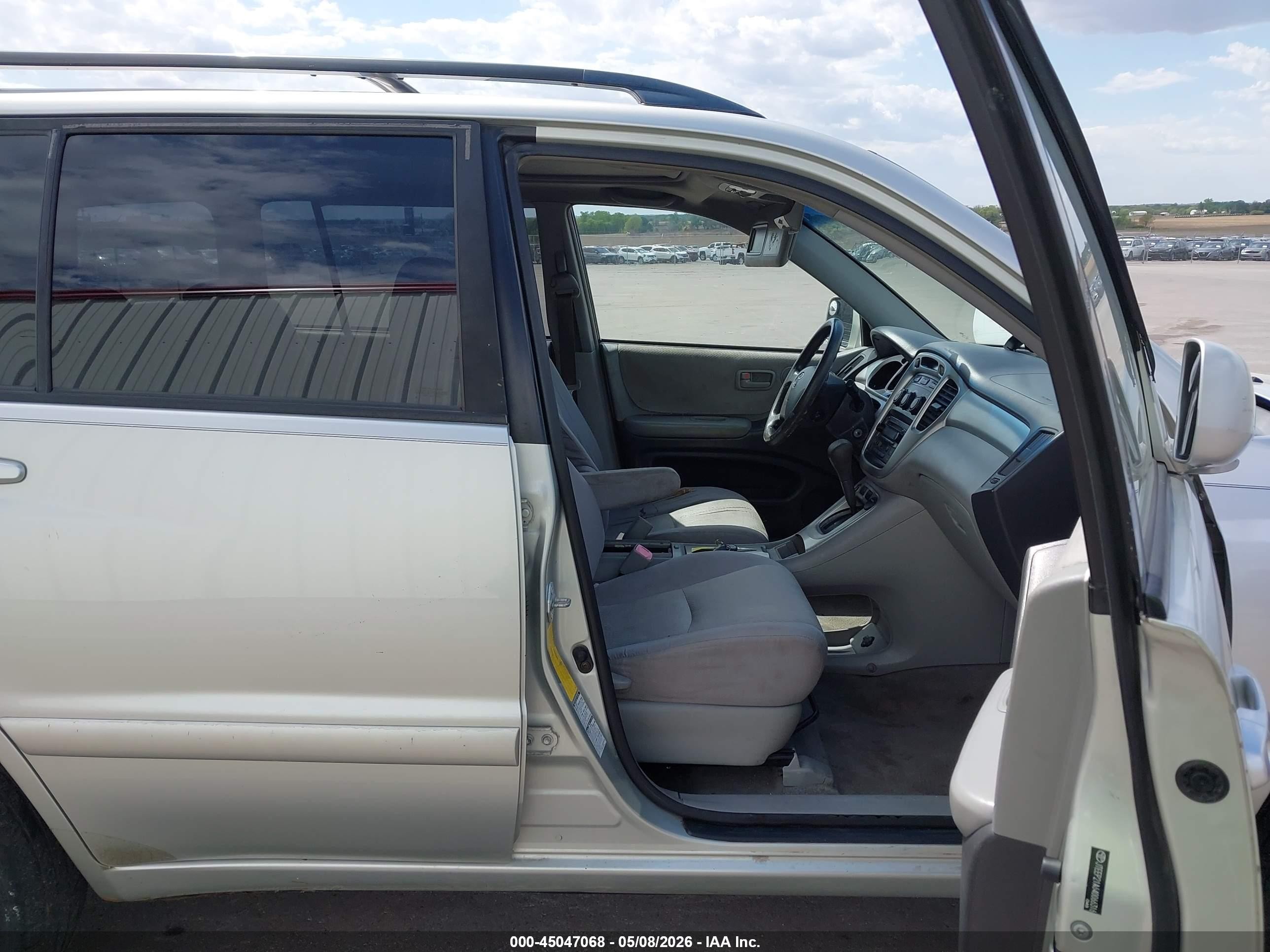 2004 Toyota Highlander V6 Silver vin: JTEEP21A640066316