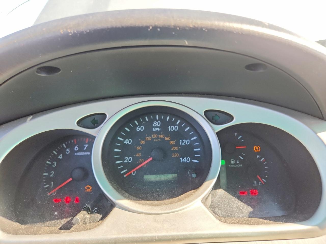 2005 Toyota Highlander Base Gray vin: JTEEP21A650076099
