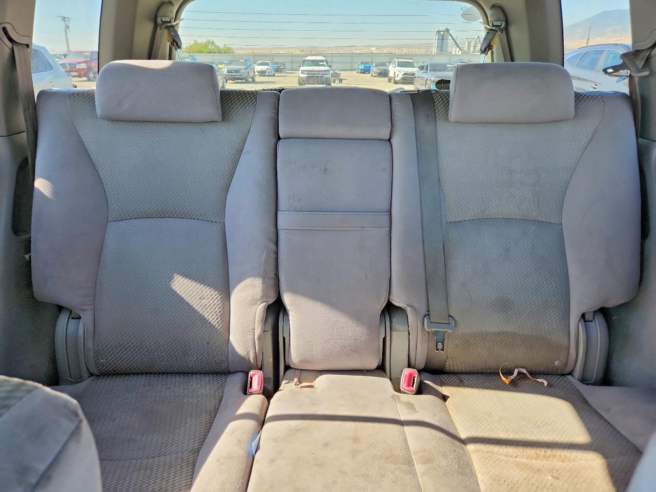 2005 Toyota Highlander Base Gray vin: JTEEP21A650076099
