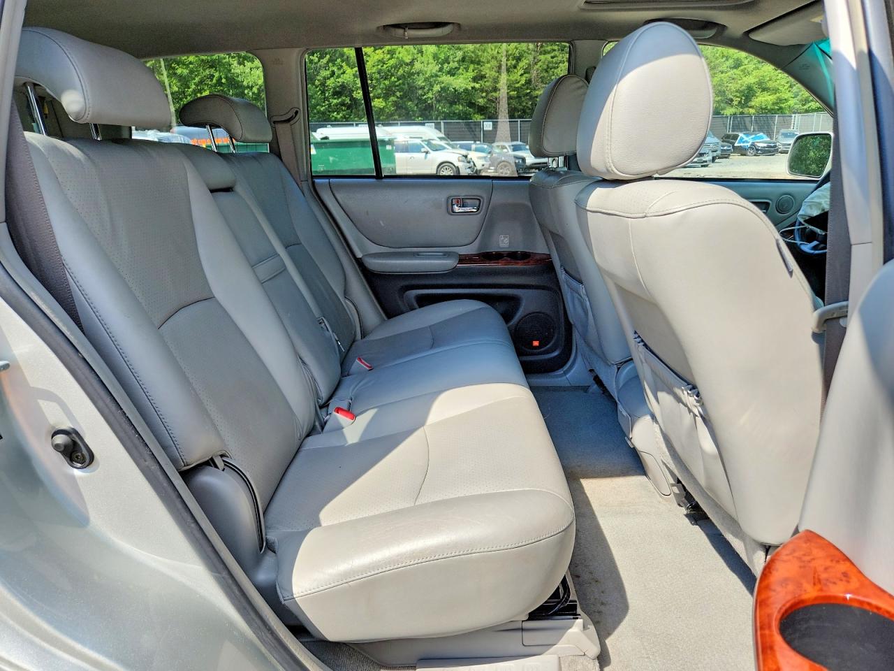 2005 Toyota Highlander Limited Silver vin: JTEEP21A650076345