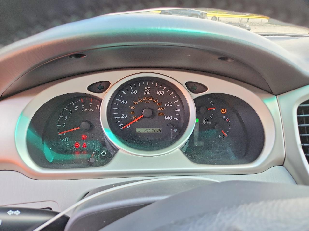 2005 Toyota Highlander Limited Silver vin: JTEEP21A650076345